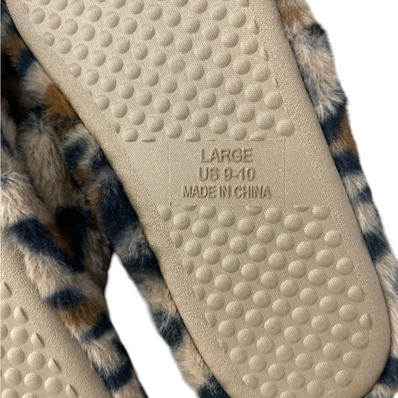 NWOT Fur Slippers Leopard Print Large Size 9-10 - Picture 4 of 7